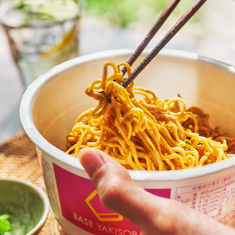 BASE YAKISOBA 冬蔭拌麵